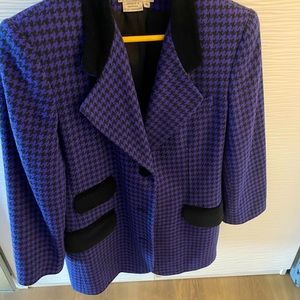 Vintage women’s jacket with velvet details